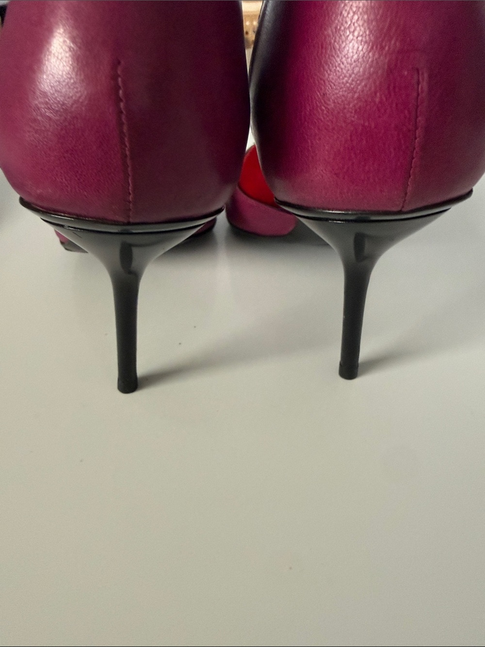 Gucci Open-Toe Heels Plum leather and Horsebit Detail - Picture 3 of 8